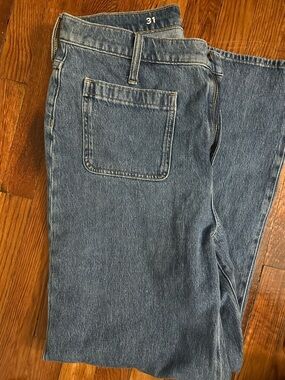 Relaxed Fit Men's Denim Jeans in Washed Blue